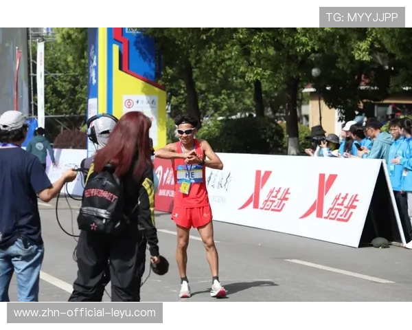 “武汉马拉松：跑者们用脚步诠释极限精神”